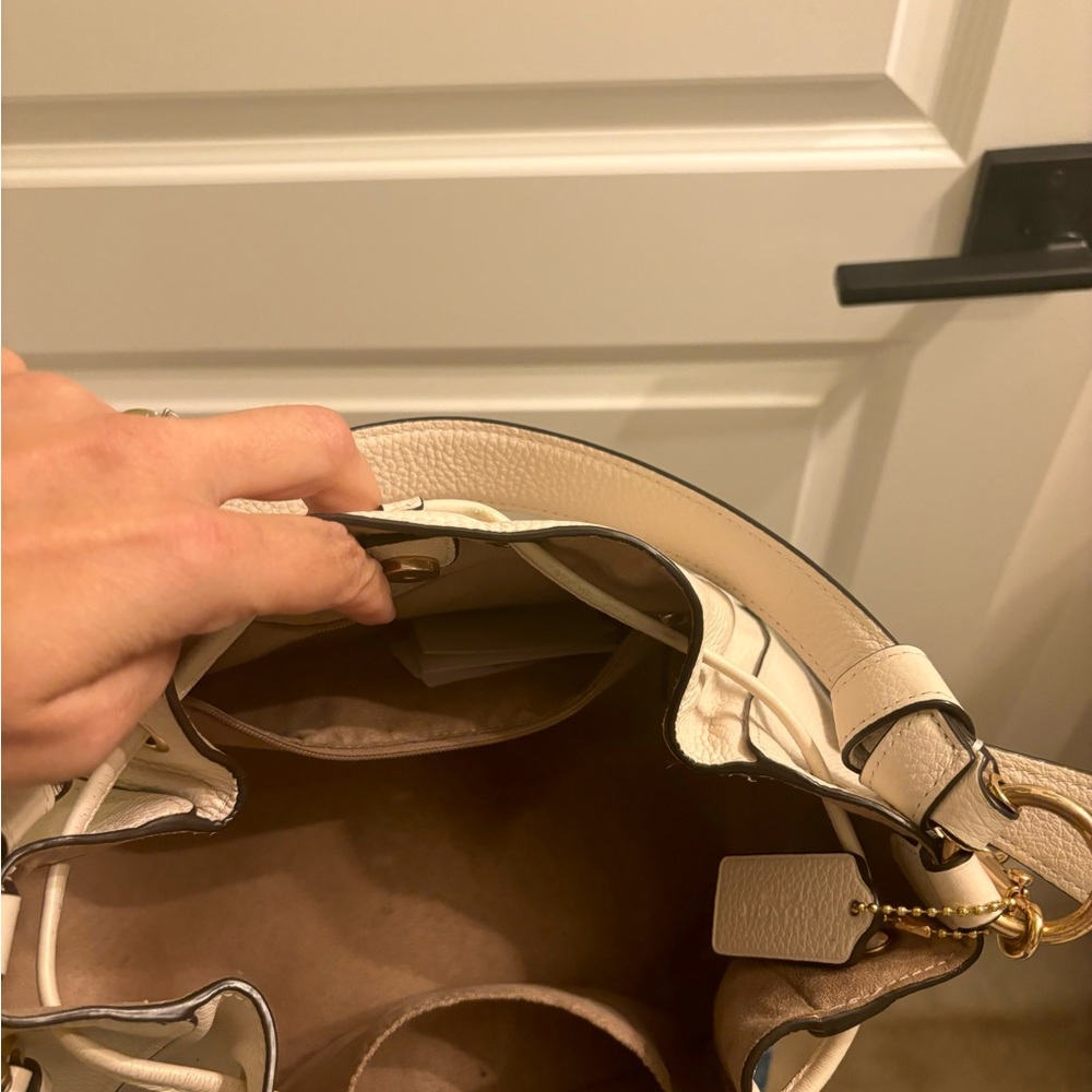 Coach Everly Bag - Picture 5 of 6
